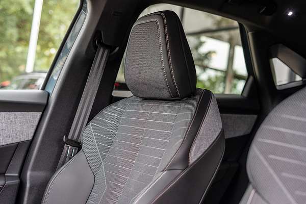 2025 Peugeot 3008 Allure Hybrid P64