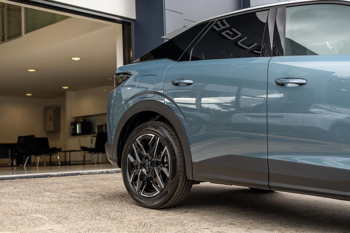 2025 Peugeot 3008 Allure Hybrid P64