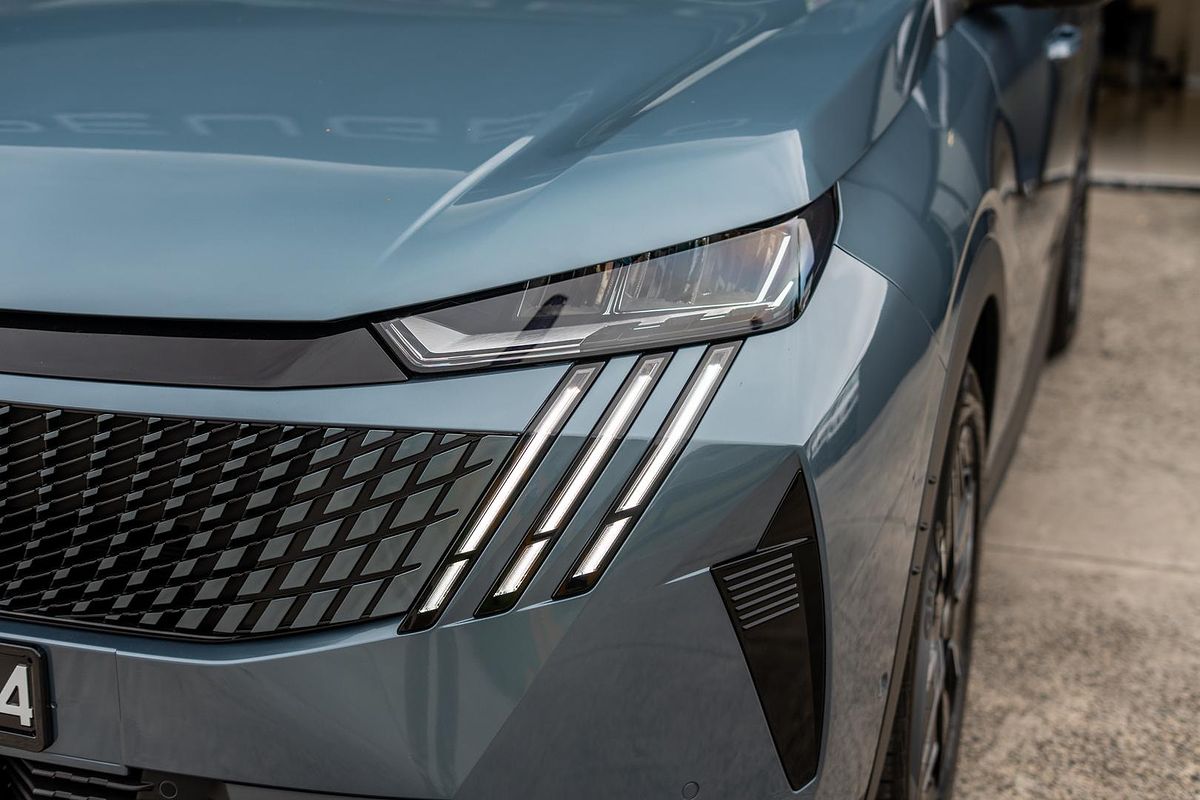 2025 Peugeot 3008 Allure Hybrid P64
