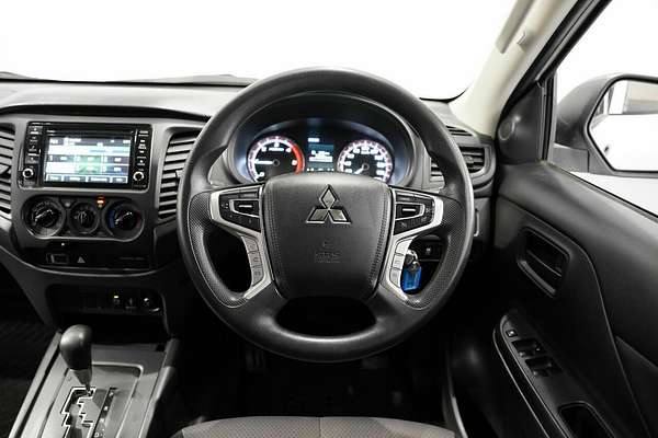 2019 Mitsubishi Triton GLX MR 4X4