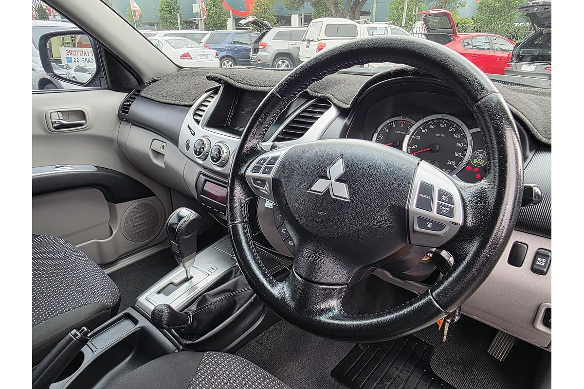 2013 Mitsubishi Triton GLX MN 4X4