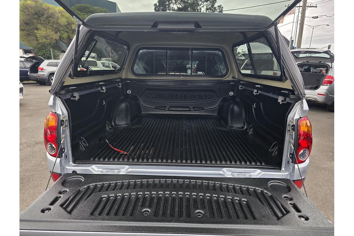 2013 Mitsubishi Triton GLX MN 4X4
