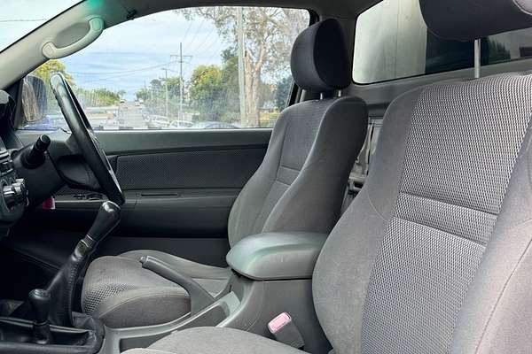 2012 Toyota Hilux SR KUN26R 4X4