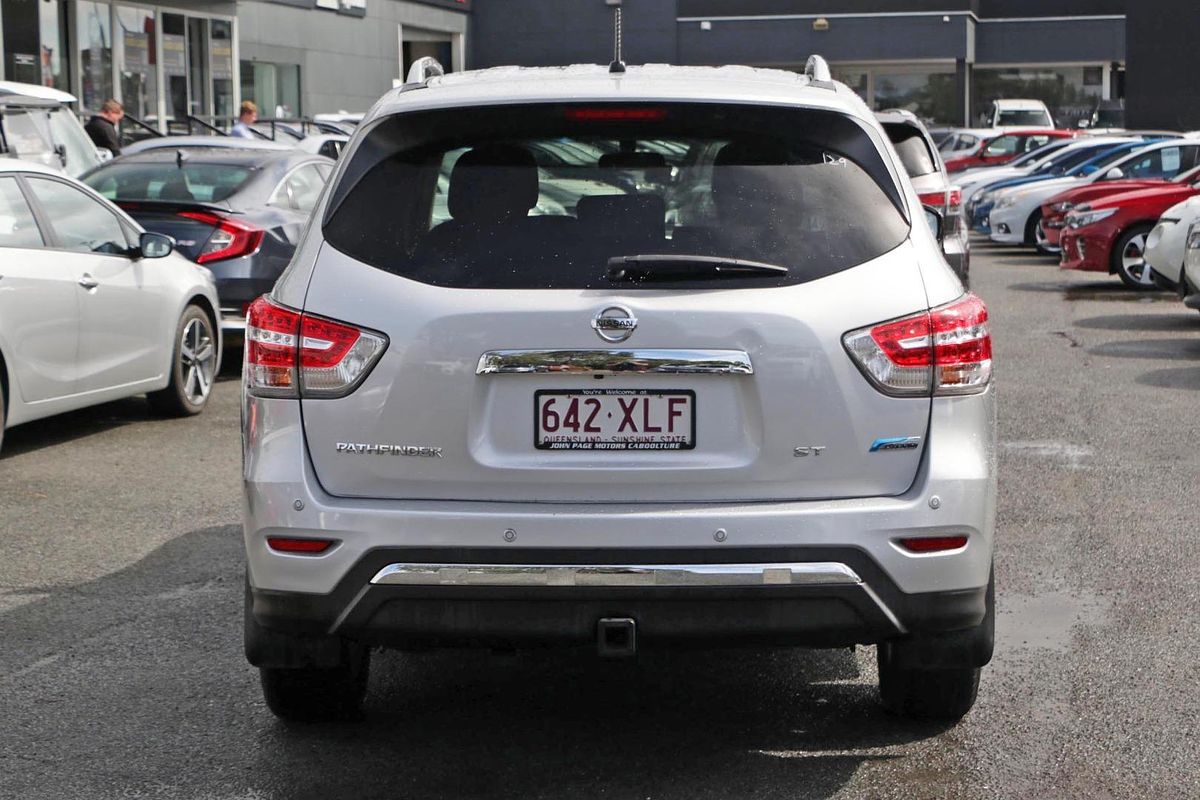 2015 Nissan Pathfinder ST R52