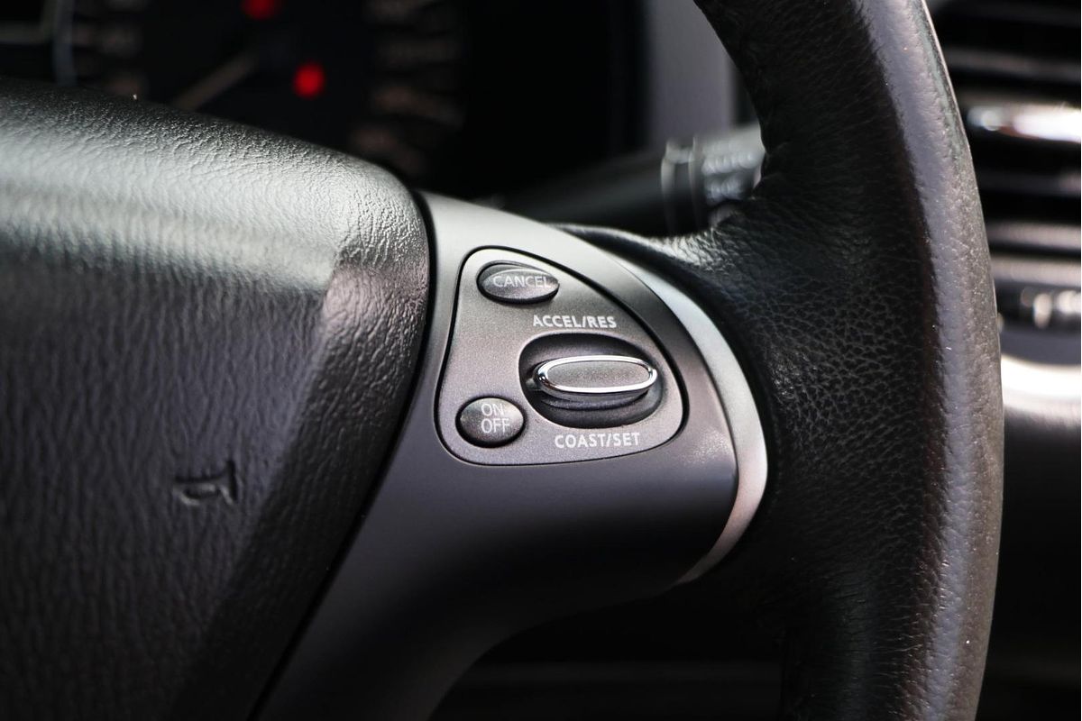2015 Nissan Pathfinder ST R52