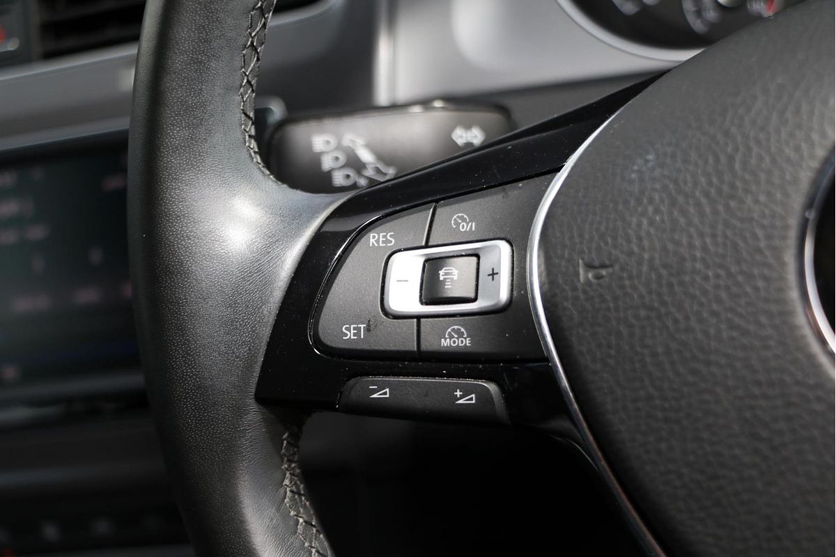 2017 Volkswagen Golf 92TSI Trendline 7