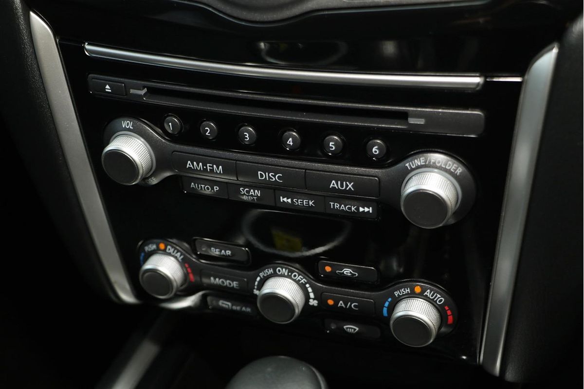 2015 Nissan Pathfinder ST R52