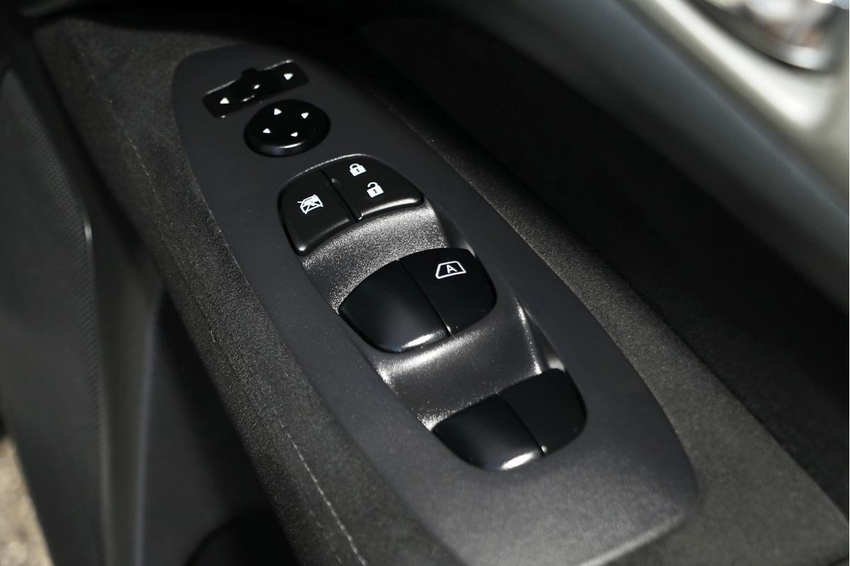 2015 Nissan Pathfinder ST R52