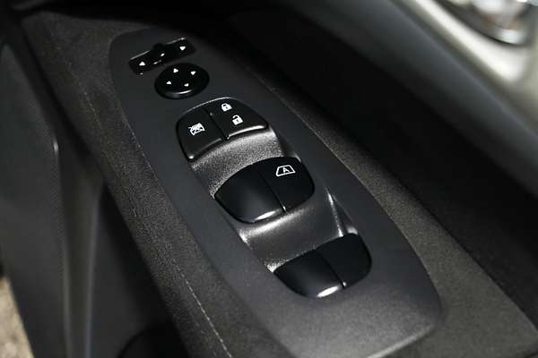 2015 Nissan Pathfinder ST R52
