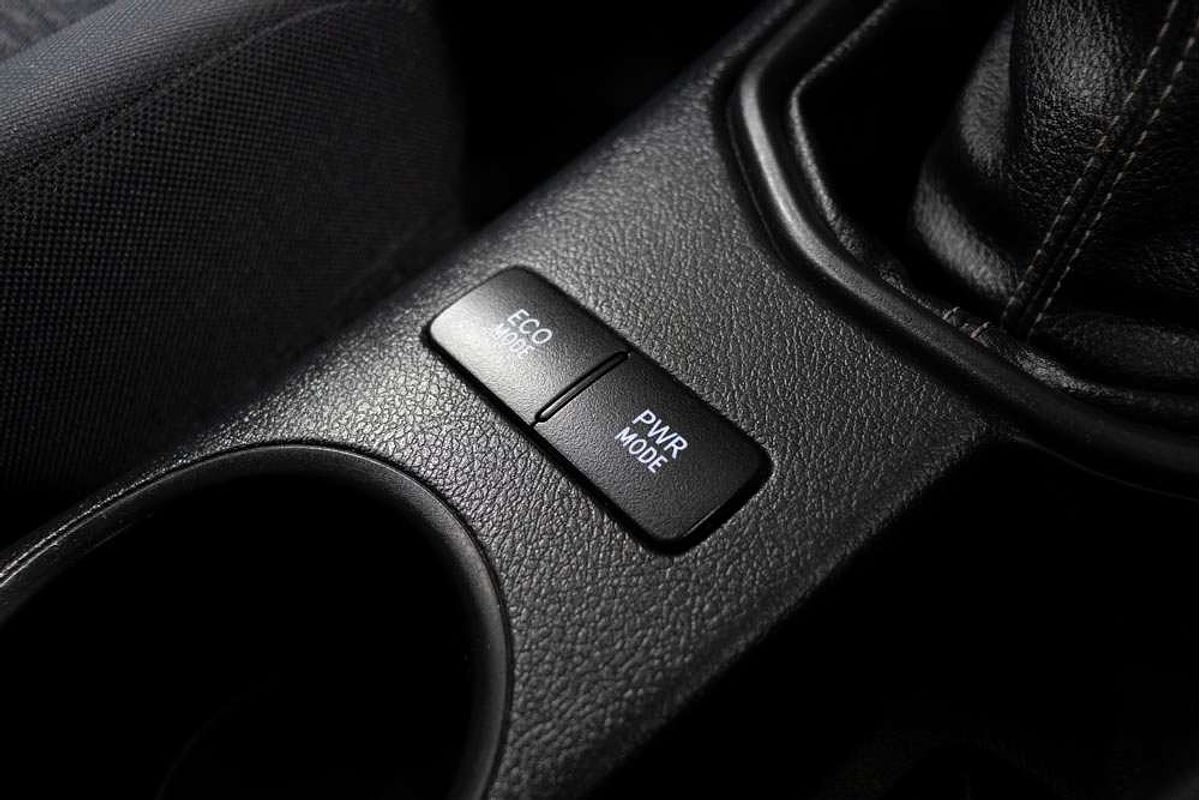 2015 Toyota Hilux SR GUN123R