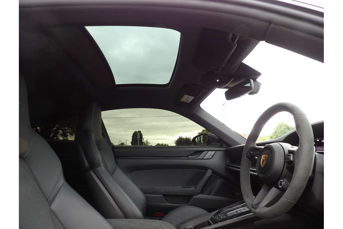 2024 Porsche 911 Carrera GTS 992