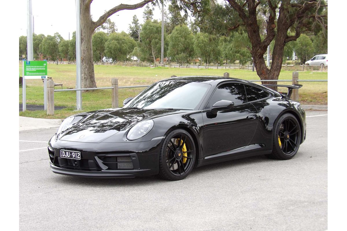 2024 Porsche 911 Carrera GTS 992