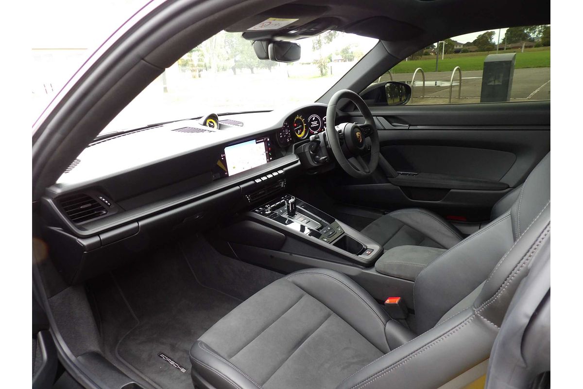 2024 Porsche 911 Carrera GTS 992