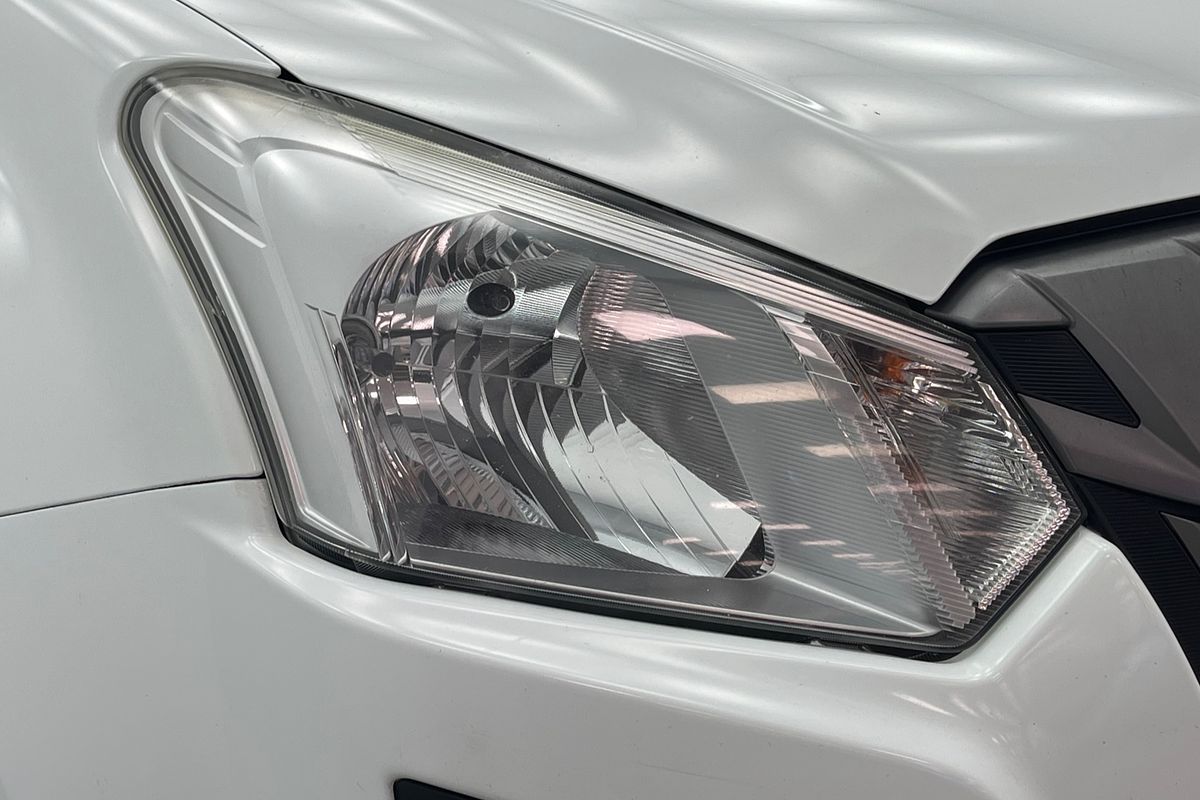 2019 Isuzu D-MAX SX High Ride Rear Wheel Drive