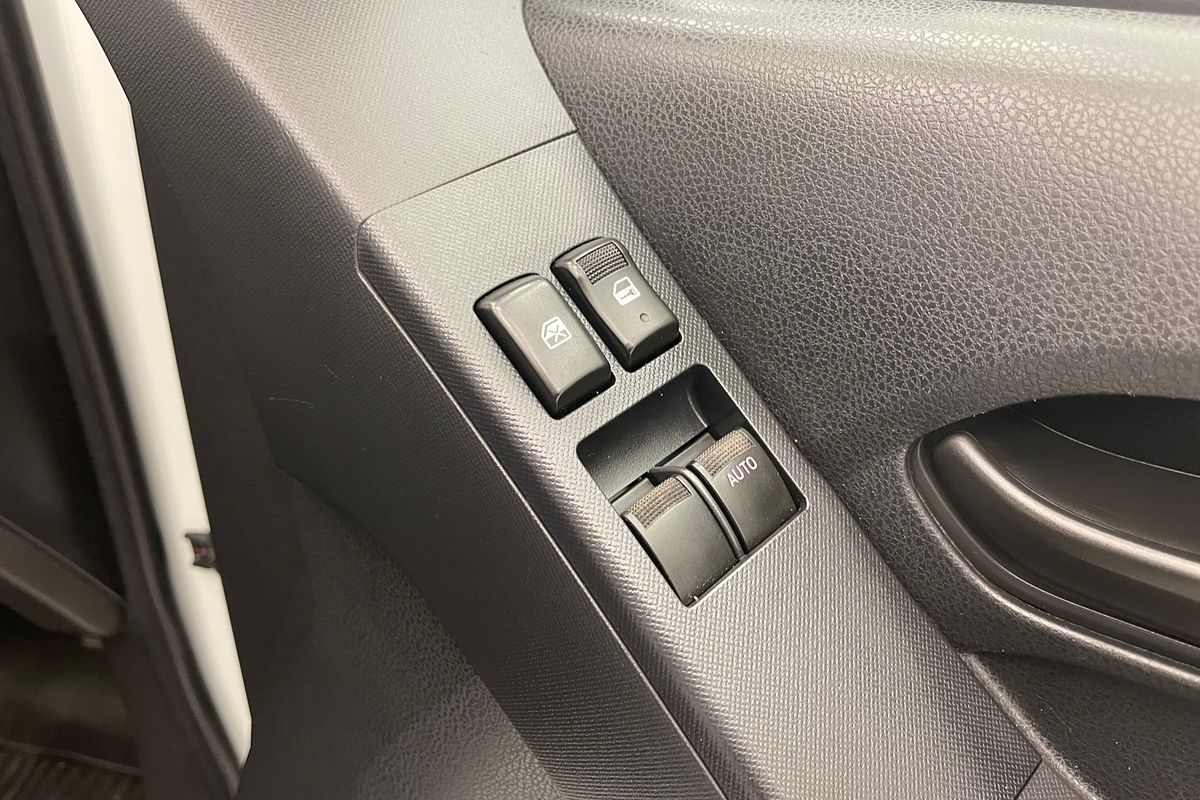 2019 Isuzu D-MAX SX High Ride Rear Wheel Drive
