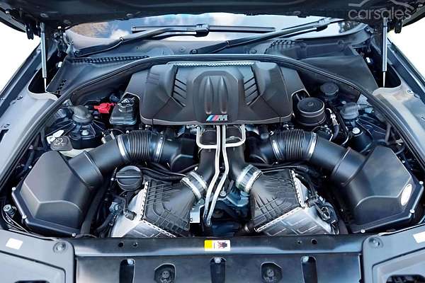 2012 BMW M5  F10