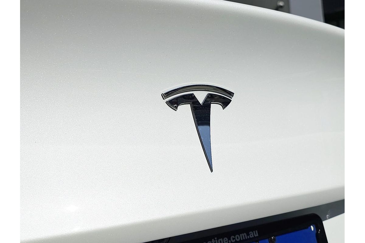 2022 Tesla Model 3 Rear-Wheel Drive