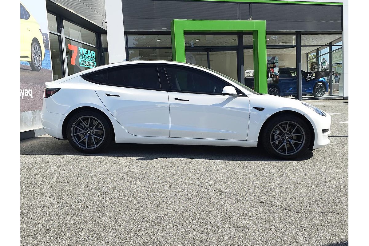 2022 Tesla Model 3 Rear-Wheel Drive