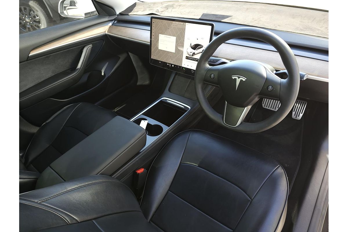 2022 Tesla Model 3 Rear-Wheel Drive