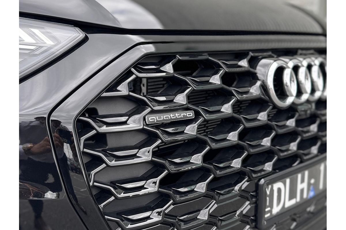 2024 Audi Q5 55 TFSI e S Line FY