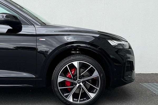 2024 Audi Q5 55 TFSI e S Line FY