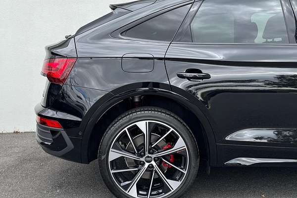 2024 Audi Q5 55 TFSI e S Line FY