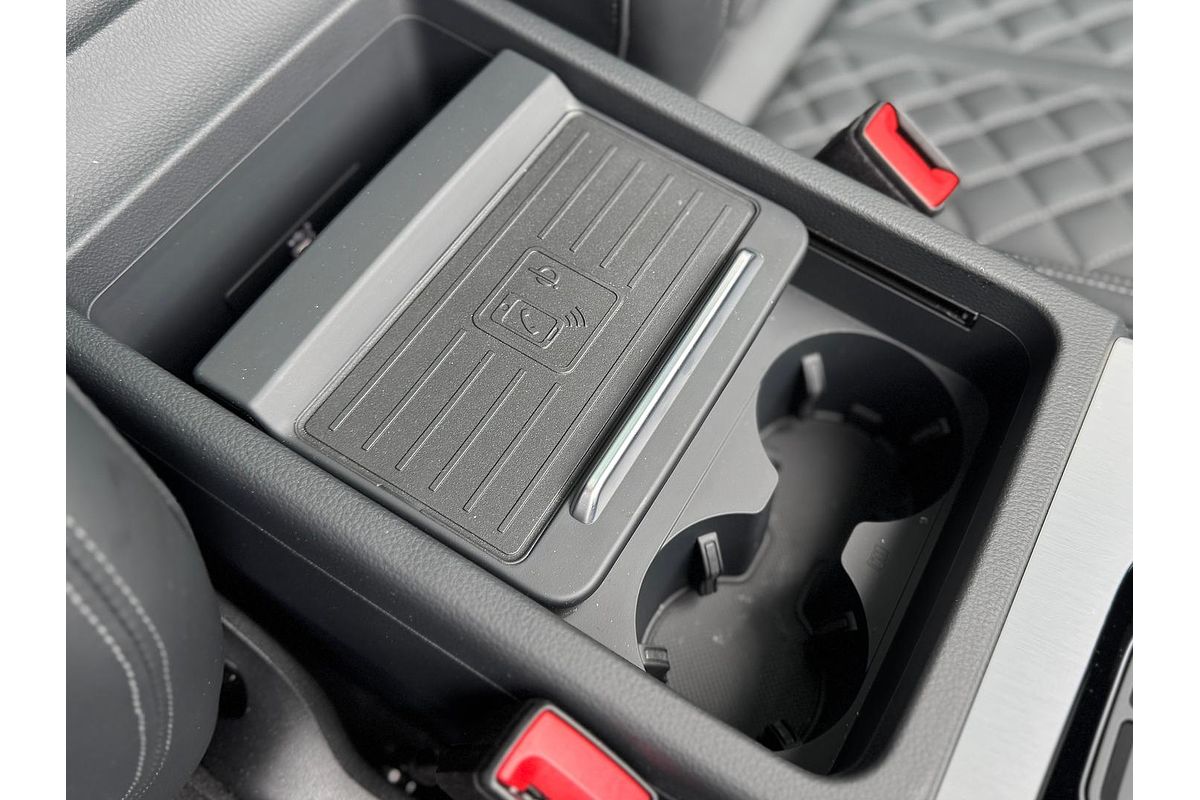 2024 Audi Q5 55 TFSI e S Line FY