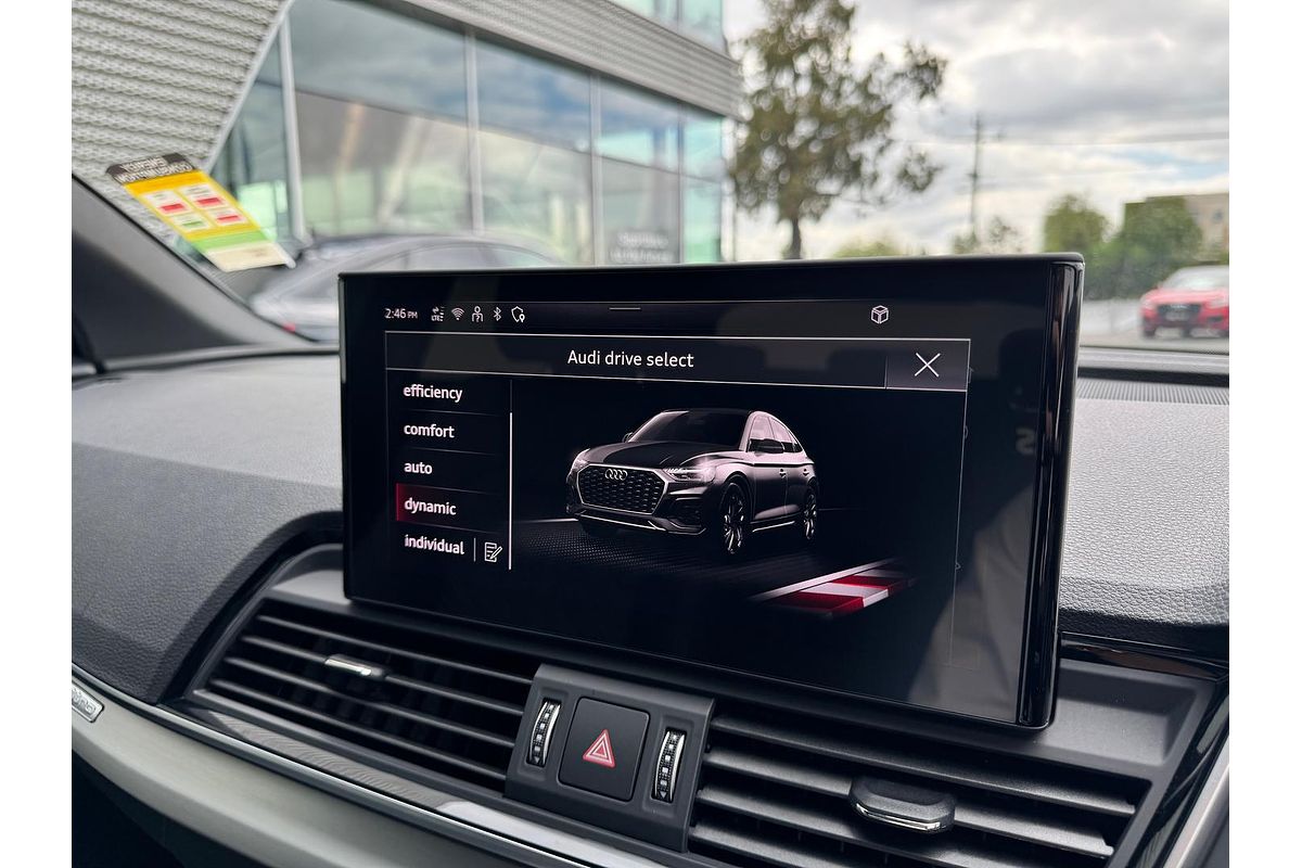 2024 Audi Q5 55 TFSI e S Line FY