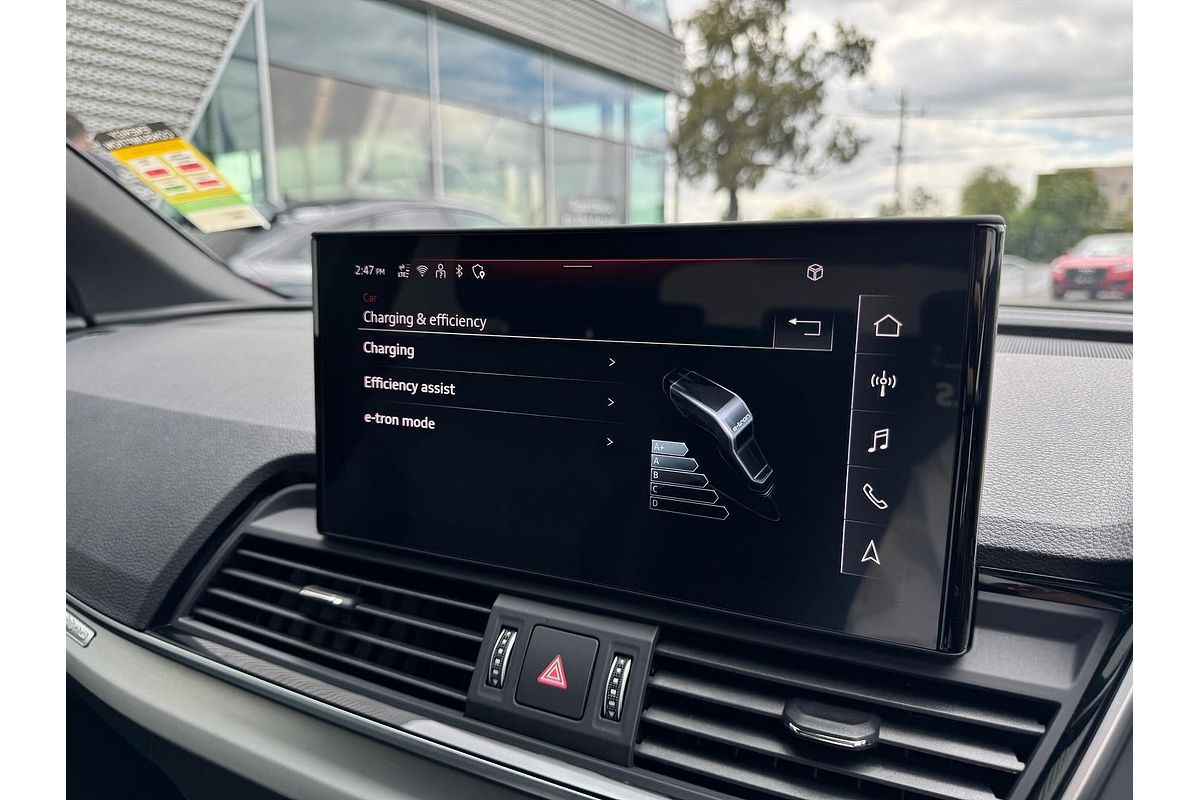 2024 Audi Q5 55 TFSI e S Line FY
