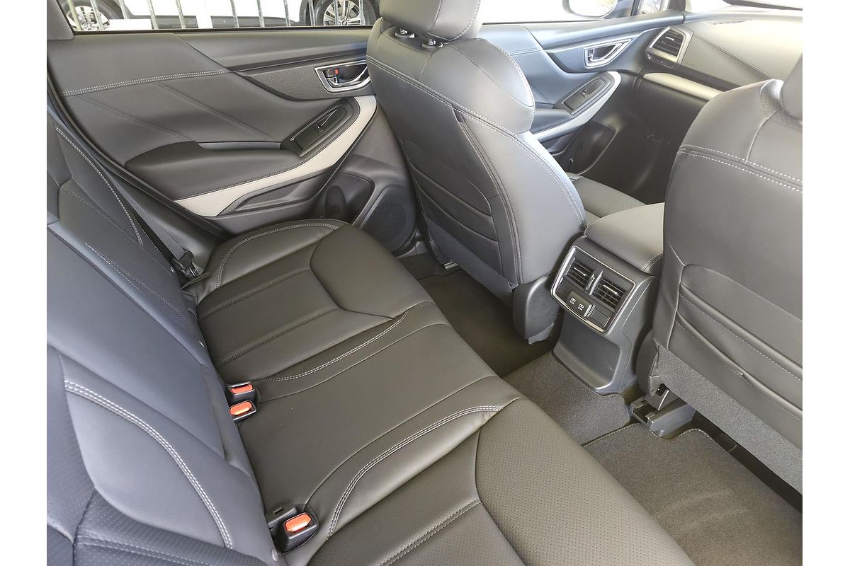 2024 Subaru Forester 2.5i Luxury Special Edition S5