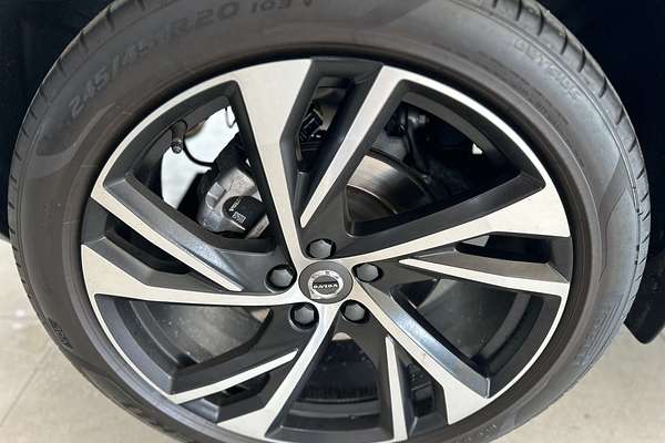 2019 Volvo XC40 T5 R-Design