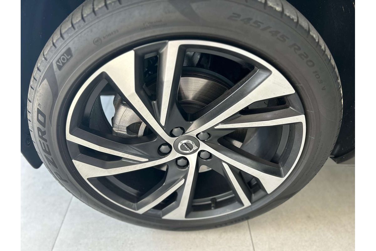 2019 Volvo XC40 T5 R-Design