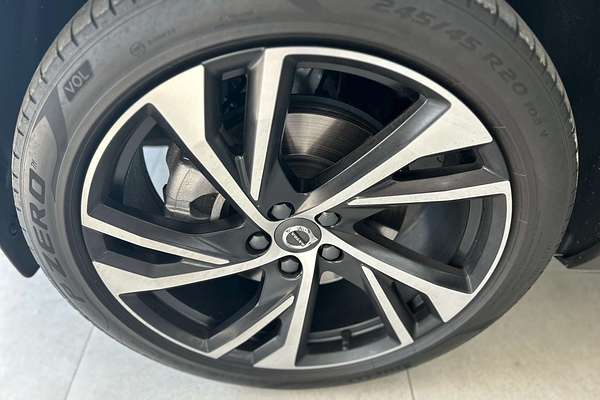 2019 Volvo XC40 T5 R-Design