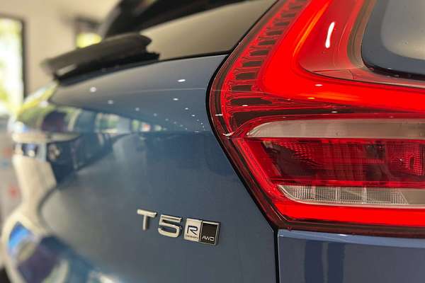 2019 Volvo XC40 T5 R-Design