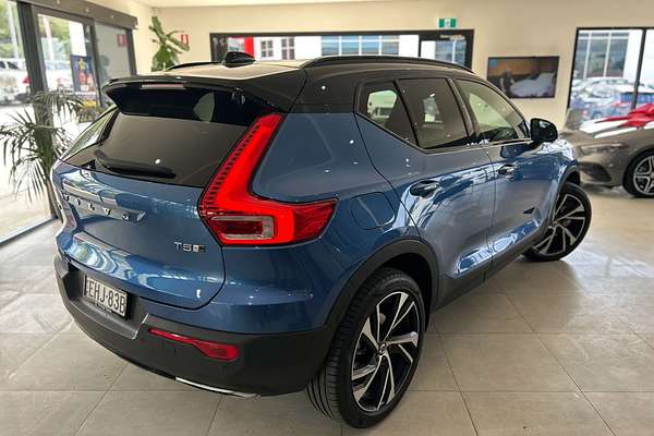 2019 Volvo XC40 T5 R-Design