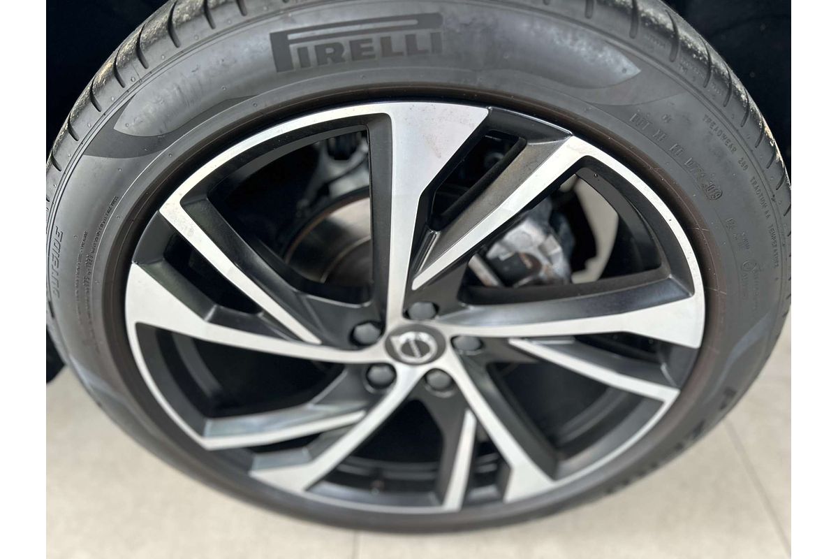 2019 Volvo XC40 T5 R-Design