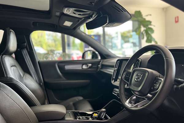 2019 Volvo XC40 T5 R-Design