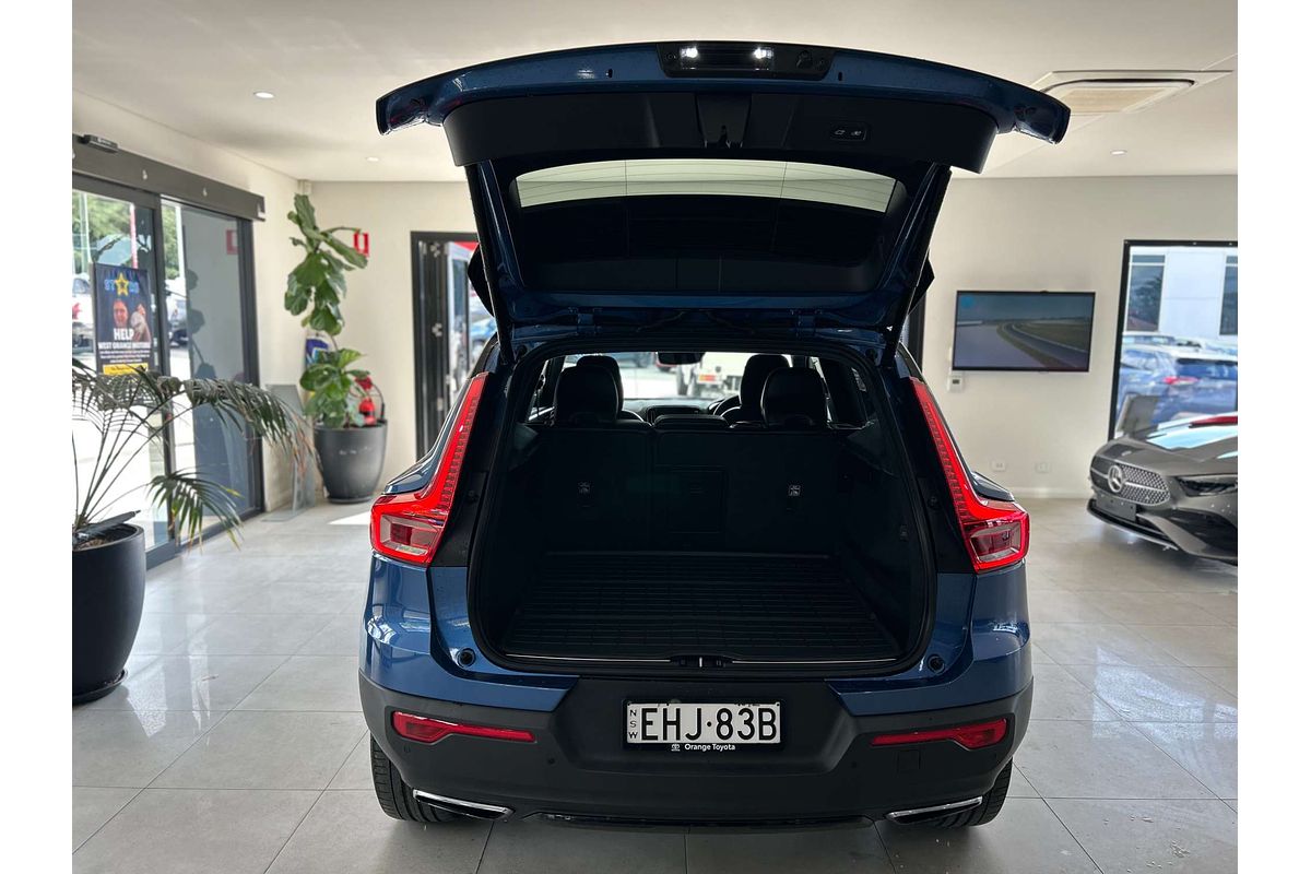2019 Volvo XC40 T5 R-Design