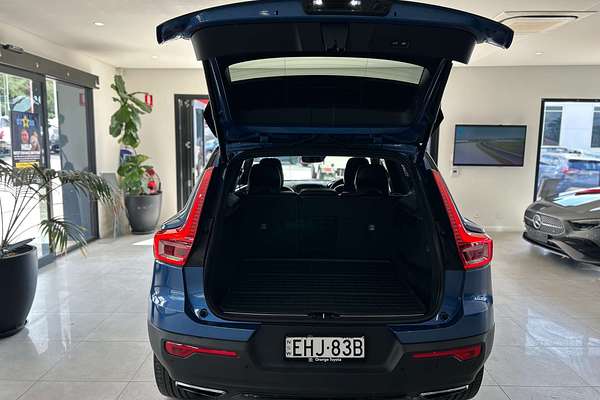 2019 Volvo XC40 T5 R-Design