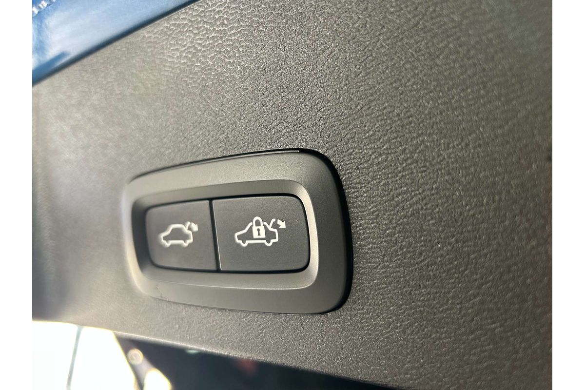 2019 Volvo XC40 T5 R-Design