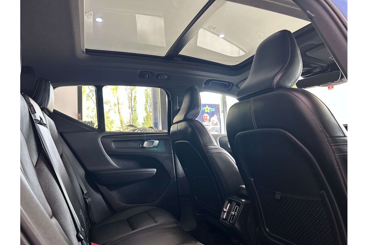 2019 Volvo XC40 T5 R-Design