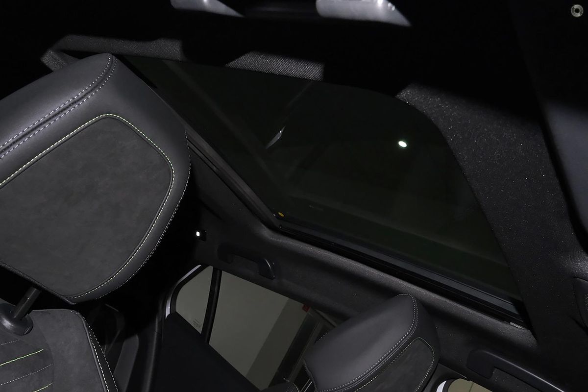 2025 Peugeot 2008 GT Hybrid P24