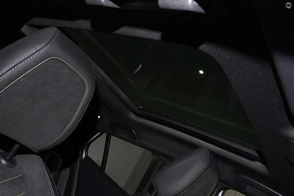 2025 Peugeot 2008 GT Hybrid P24