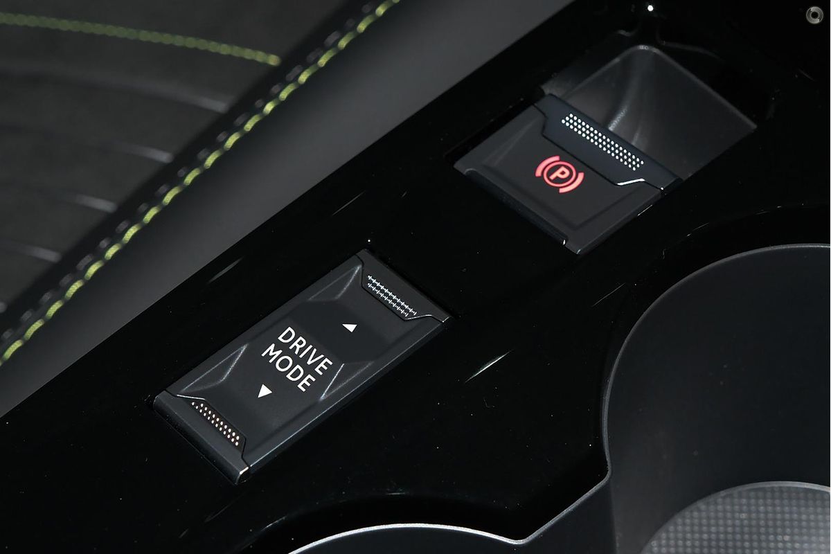 2025 Peugeot 2008 GT Hybrid P24