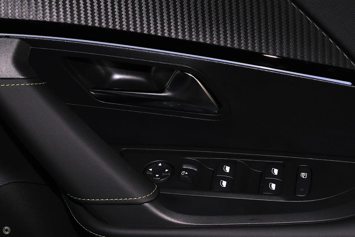 2025 Peugeot 2008 GT Hybrid P24