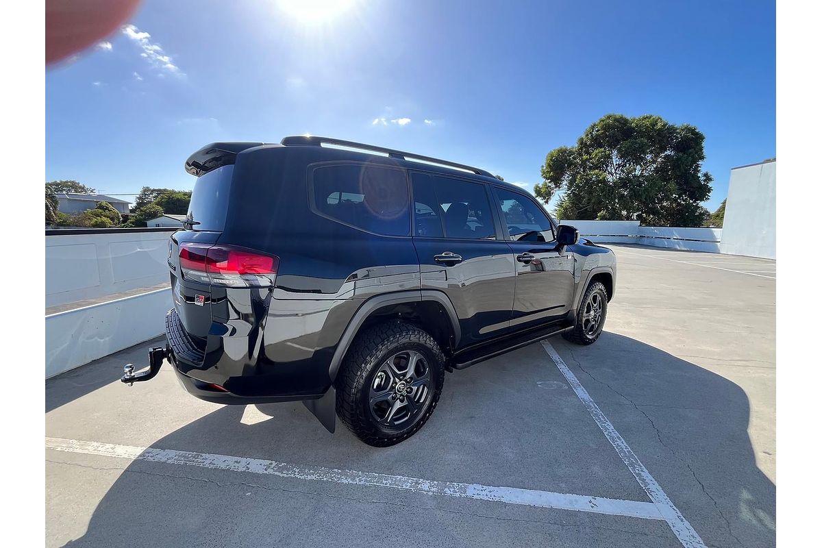 2022 Toyota Landcruiser GR Sport FJA300R