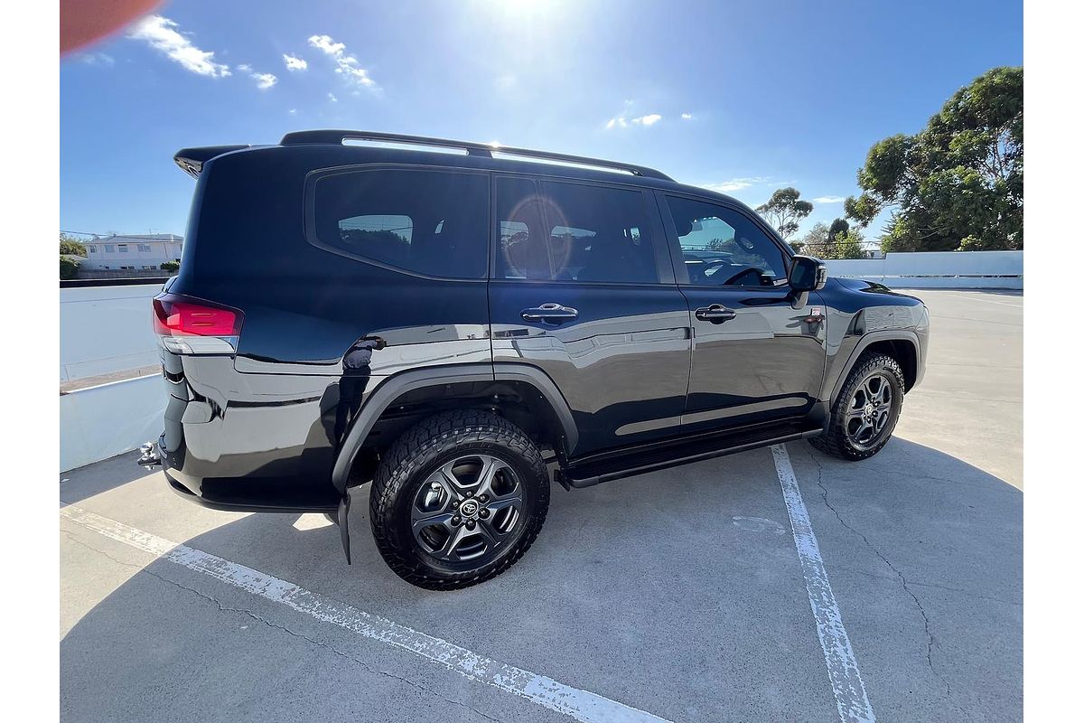 2022 Toyota Landcruiser GR Sport FJA300R