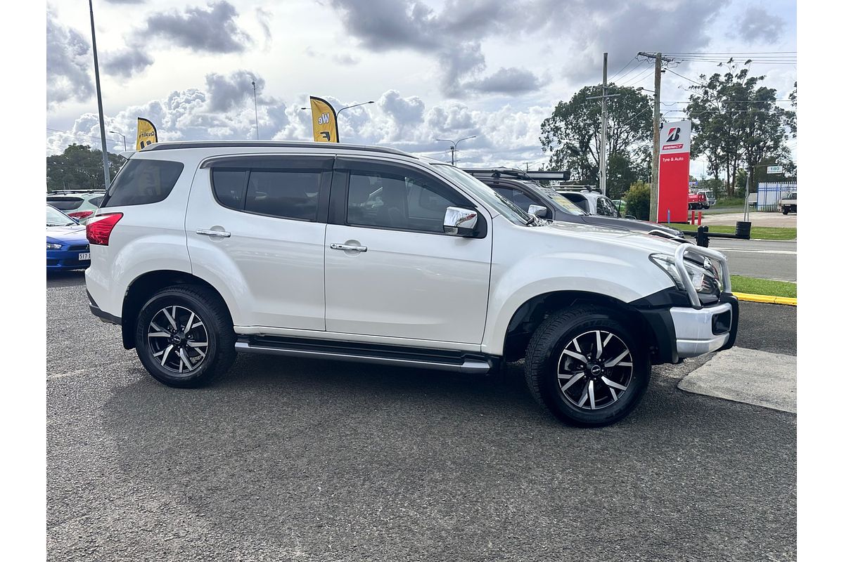 2017 Isuzu MU-X LS-T