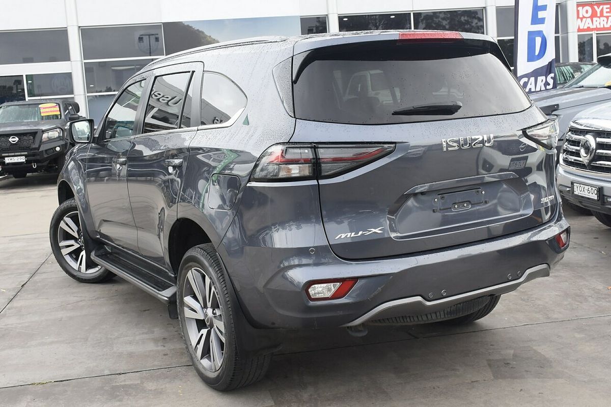 2023 Isuzu MU-X LS-T