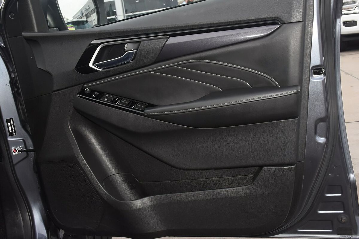 2023 Isuzu MU-X LS-T